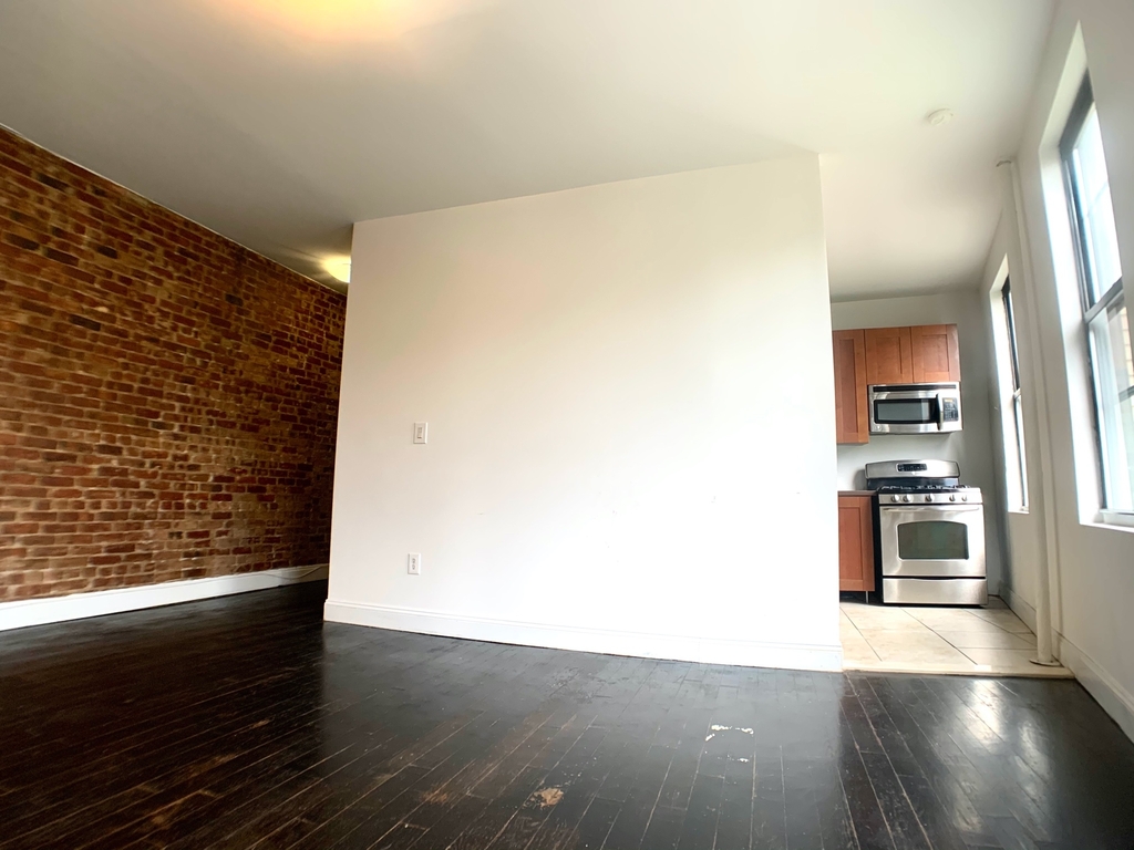 545 Edgecombe Avenue - Photo 4