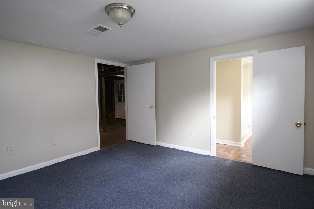 723 S Barton Street - Photo 25