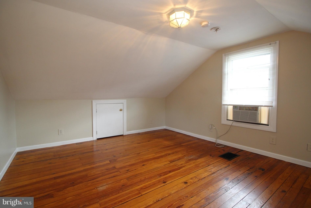 723 S Barton Street - Photo 20