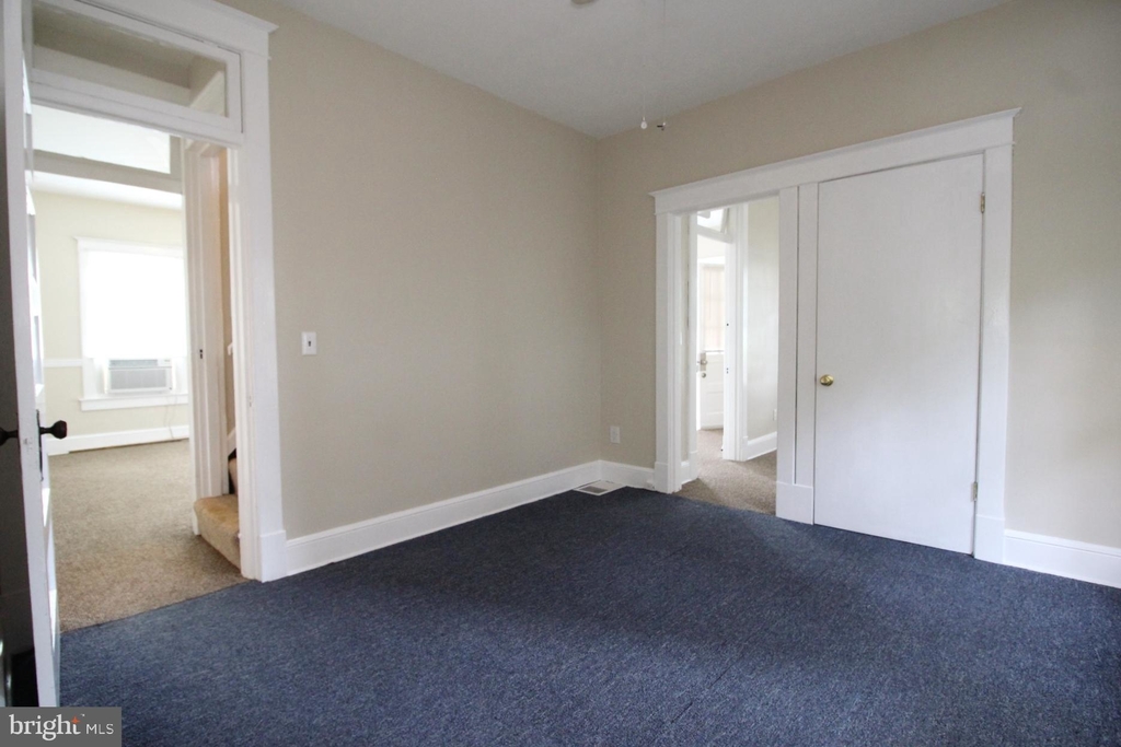 723 S Barton Street - Photo 15