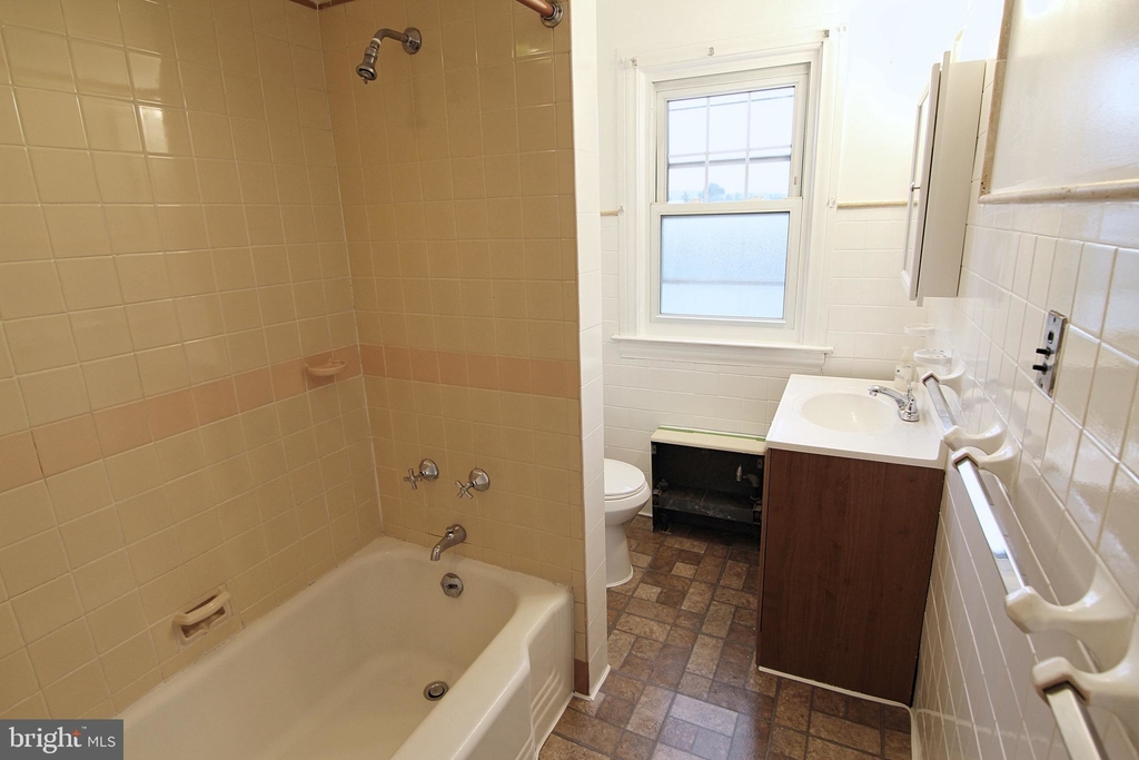 335 W 10th Avenue - Photo 6