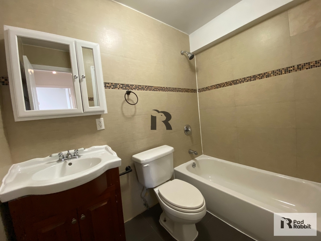 328b Irving Avenue - Photo 8