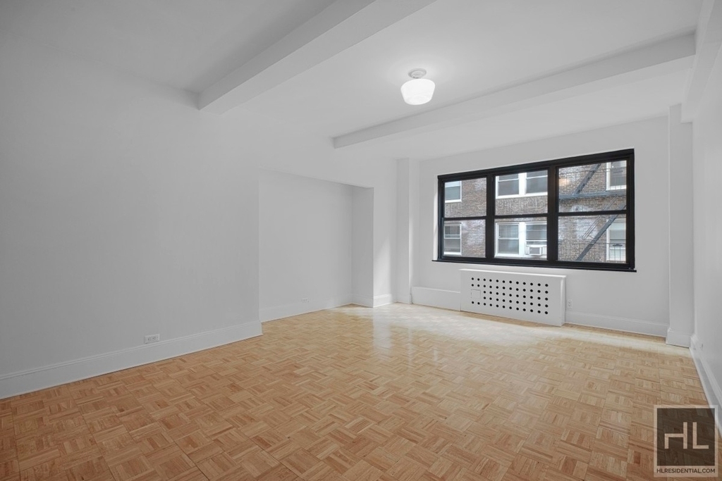 310 East 44 Street - Photo 1