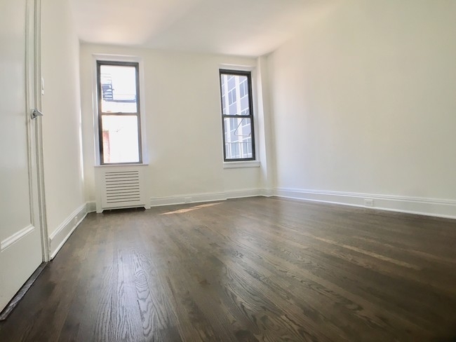 140 East 46th Street - Photo 2