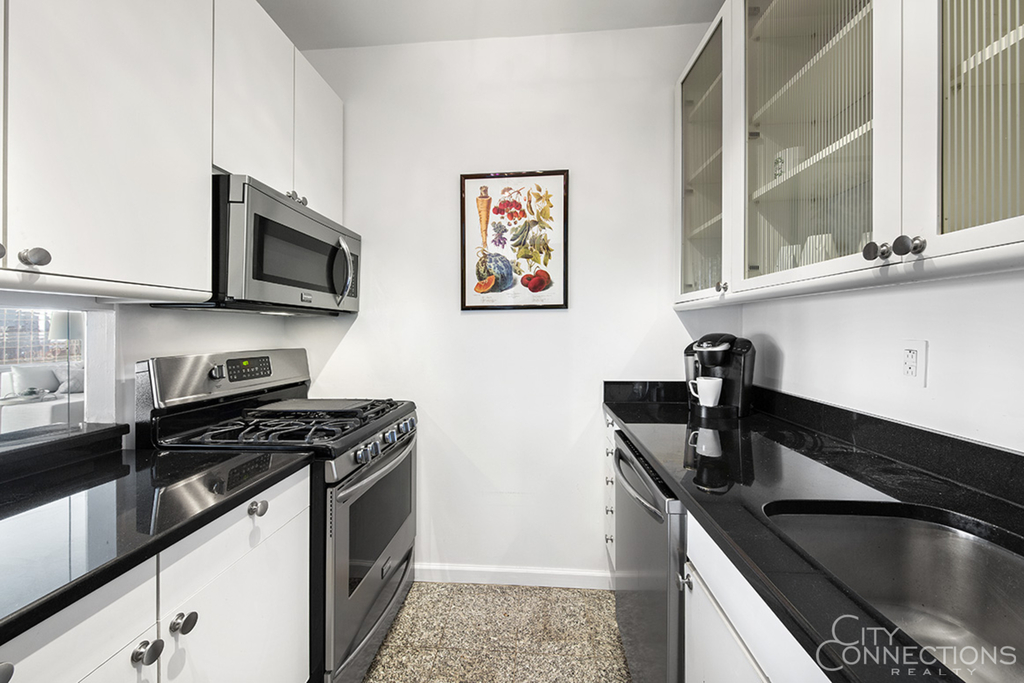 301 W 57th St - Photo 2