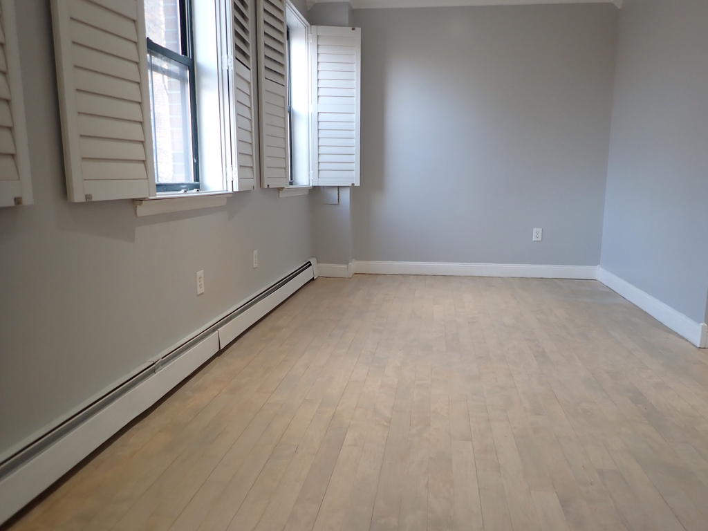424 Carlton Avenue - Photo 1