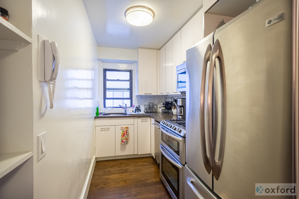 220 East 63rd Street - Photo 7