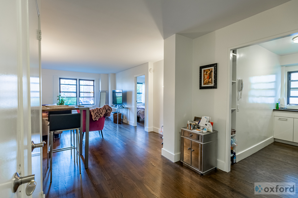 220 East 63rd Street - Photo 2