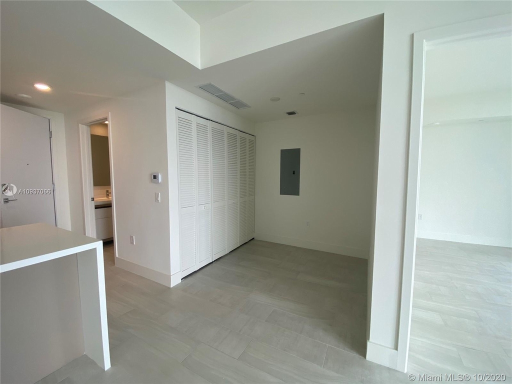 2000 Metropica Way - Photo 5