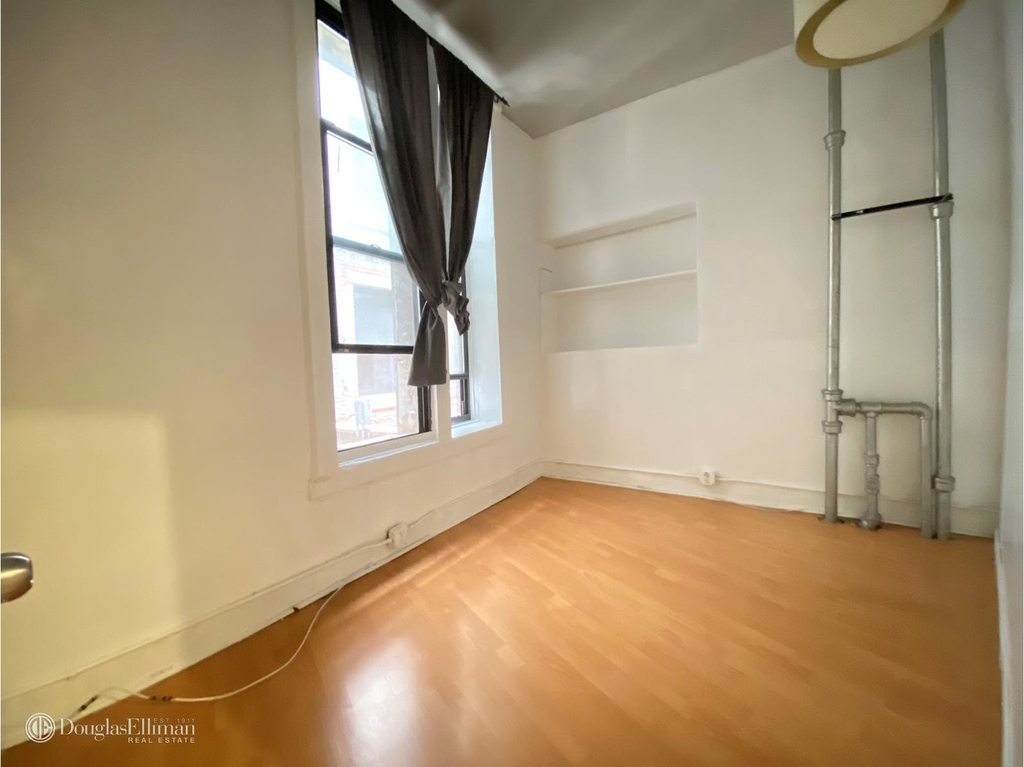 27 West 27th Street - Photo 2