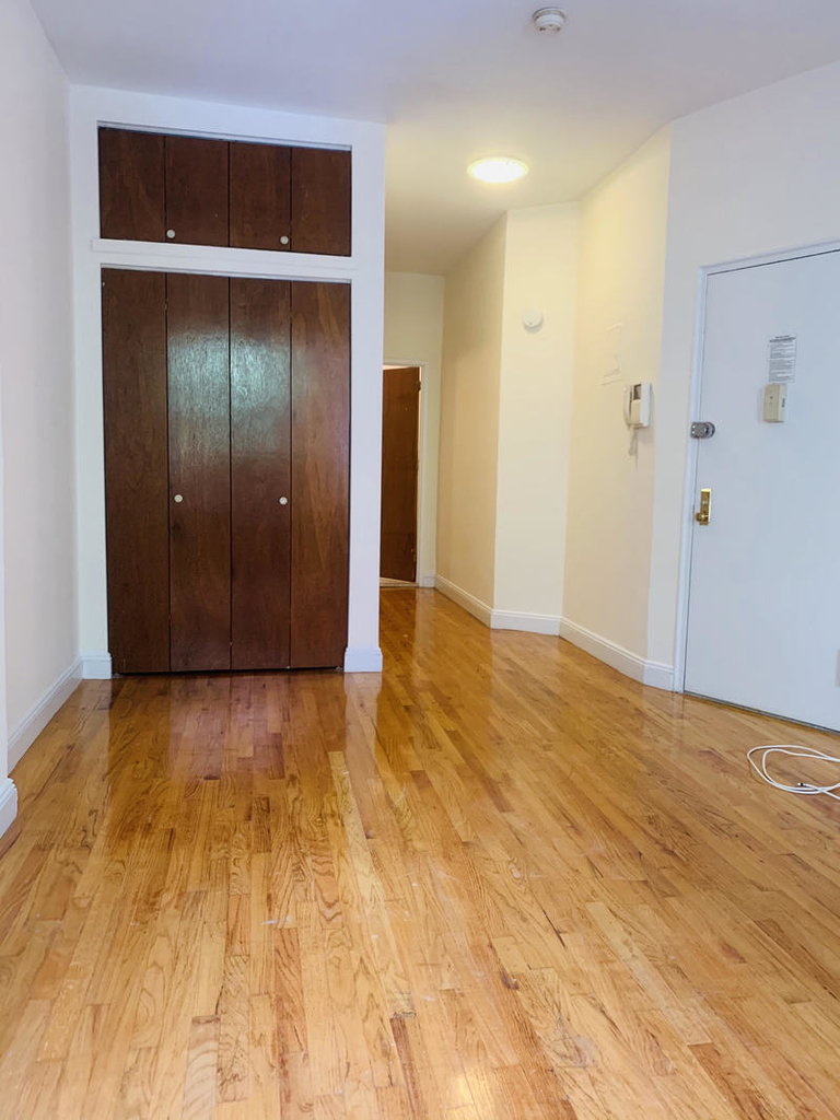 428 East 81st Street - Photo 5