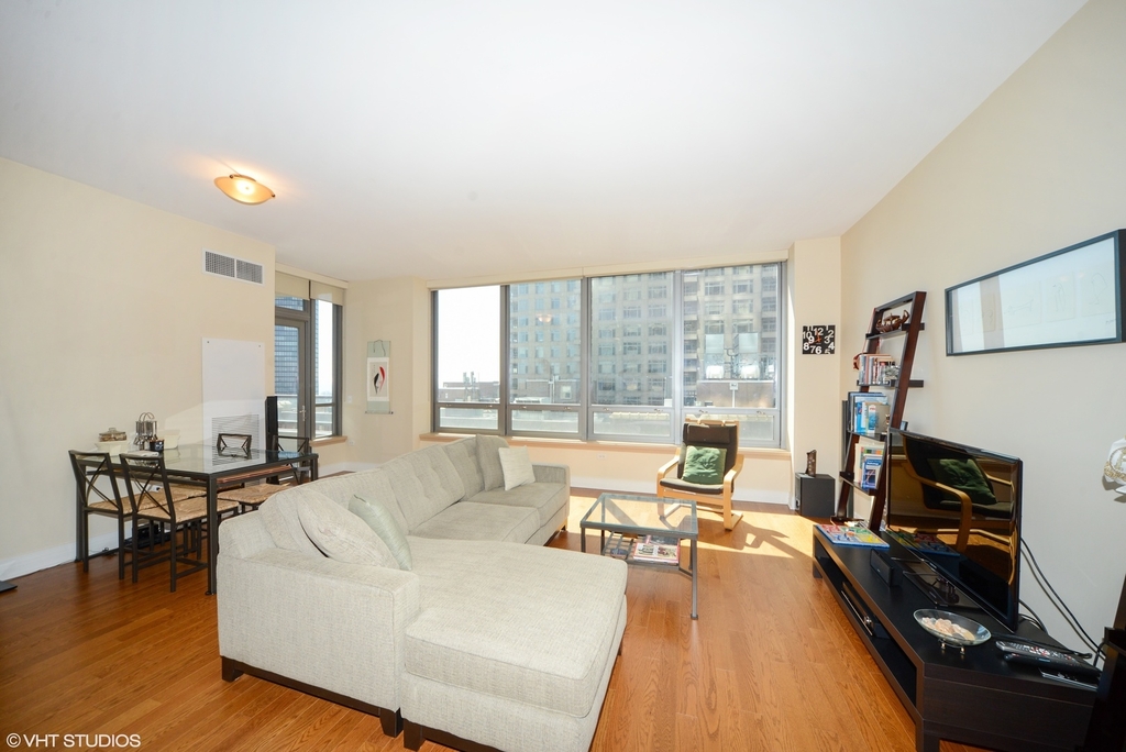 600 North Lake Shore Drive - Photo 6