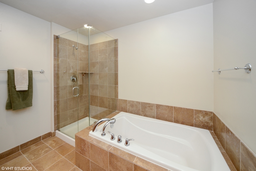 600 North Lake Shore Drive - Photo 11