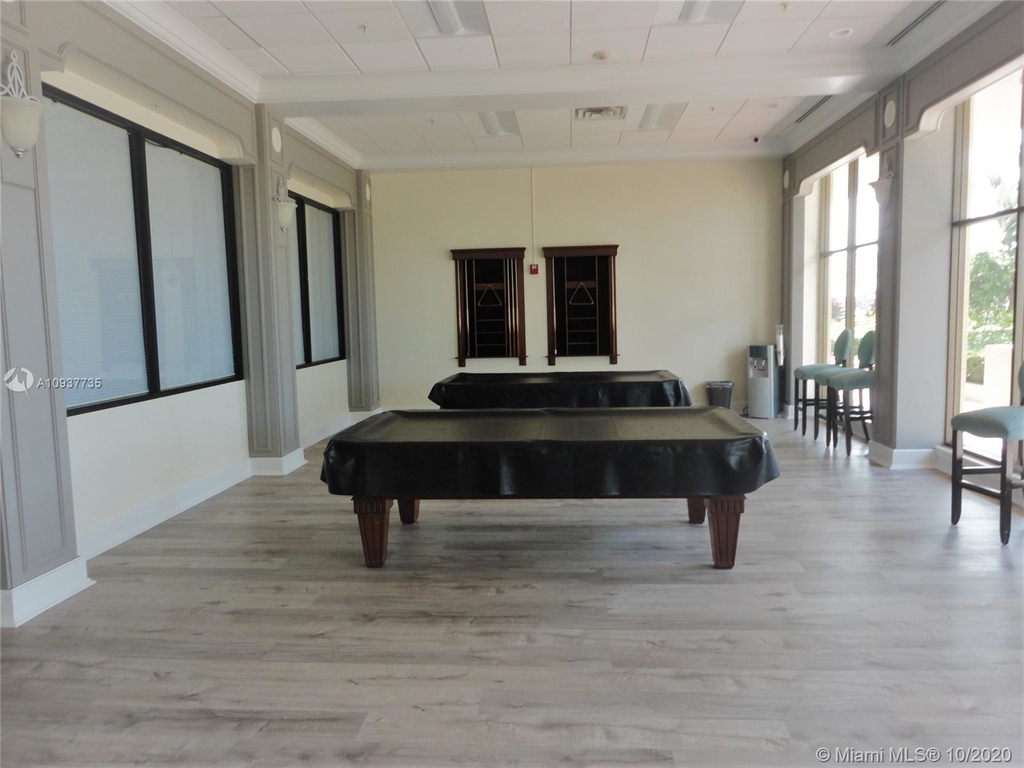 5600 Collins Ave - Photo 9