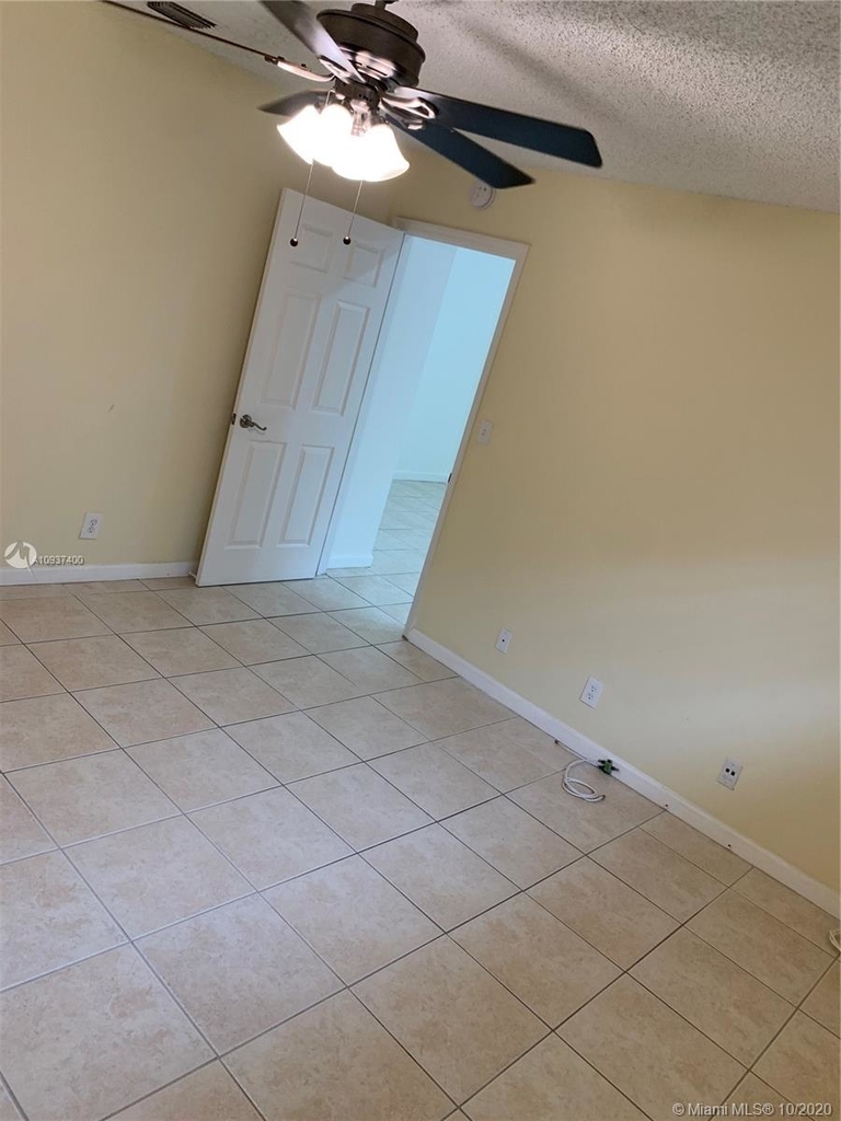 11207 Royal Palm Blvd - Photo 11