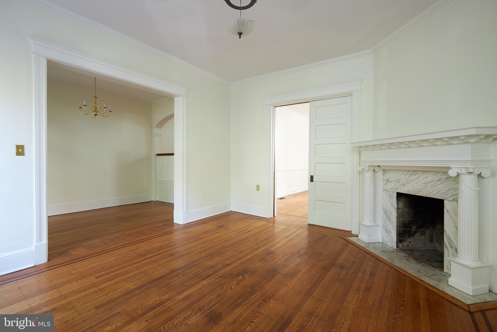 2614 Cathedral Avenue Nw - Photo 4