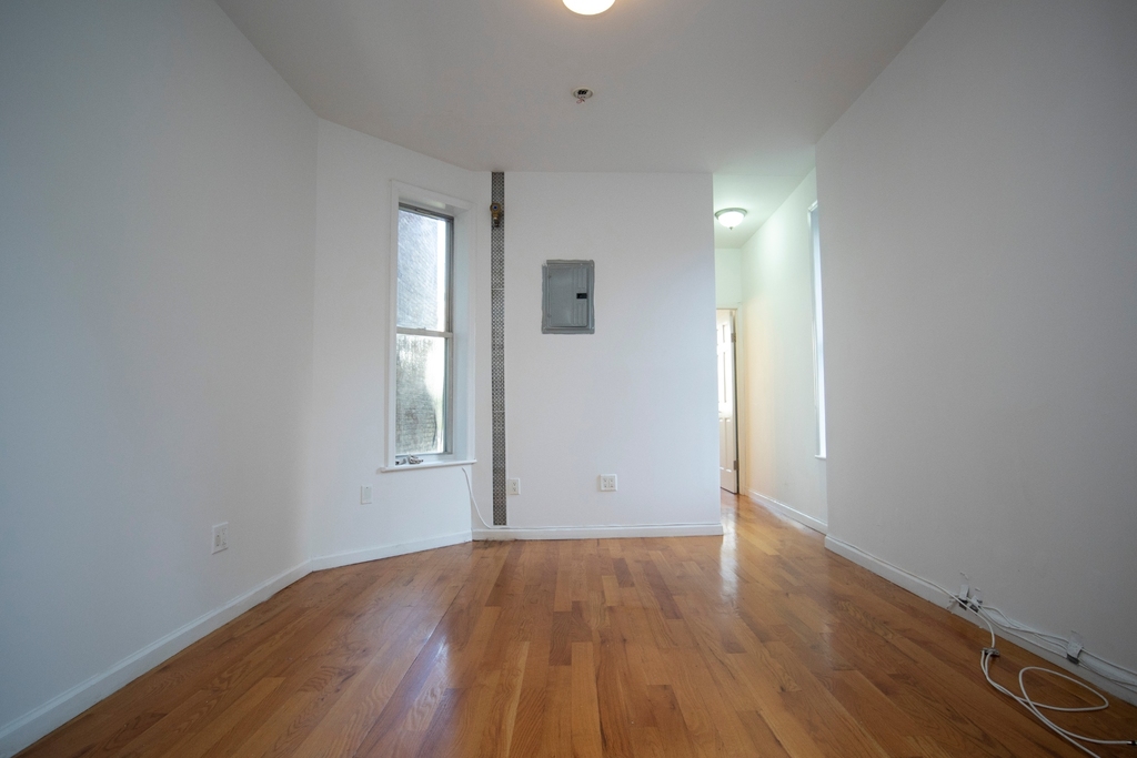 205 West 20th Street - Photo 4