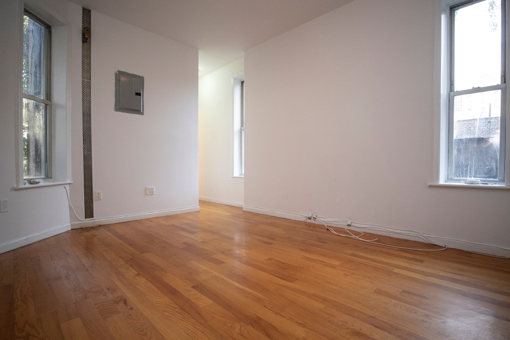 205 West 20th Street - Photo 3