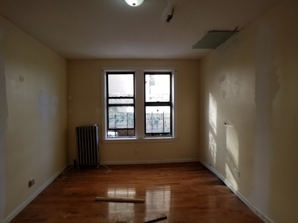 500 West 213th Street - Photo 0