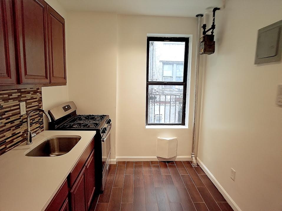 618 West 142nd Street - Photo 4