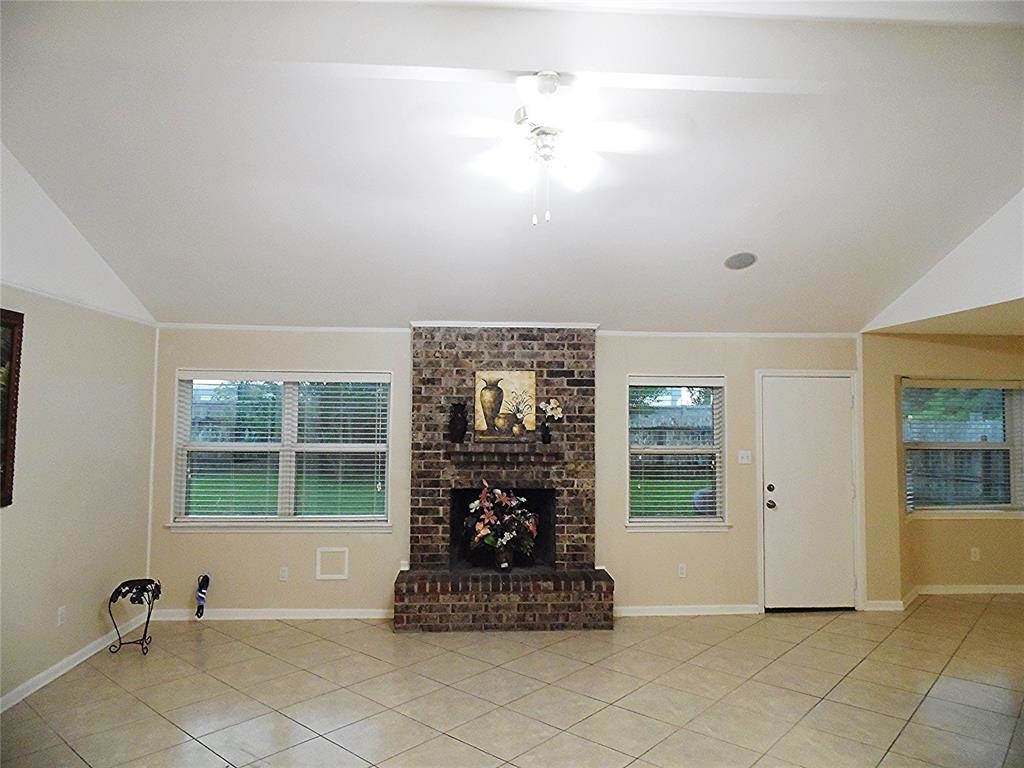 15351 E Hampton Circle - Photo 2