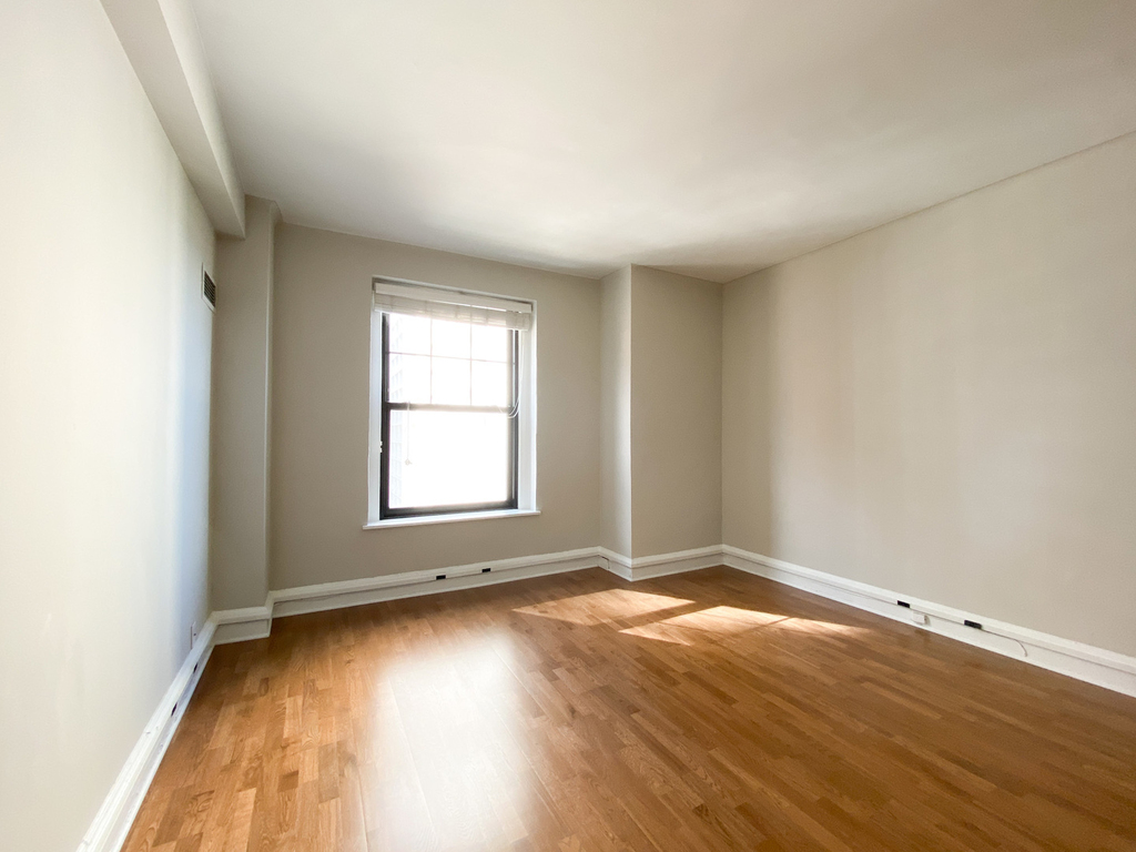 415 West Belmont Avenue - Photo 7