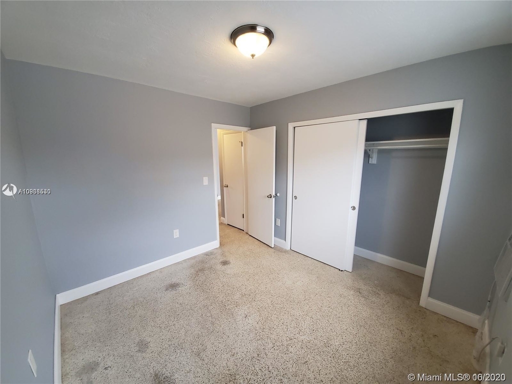 990 Sw 4  Street - Photo 6