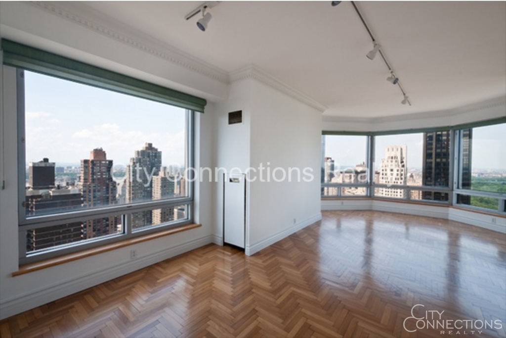 301 W 57th St - Photo 2