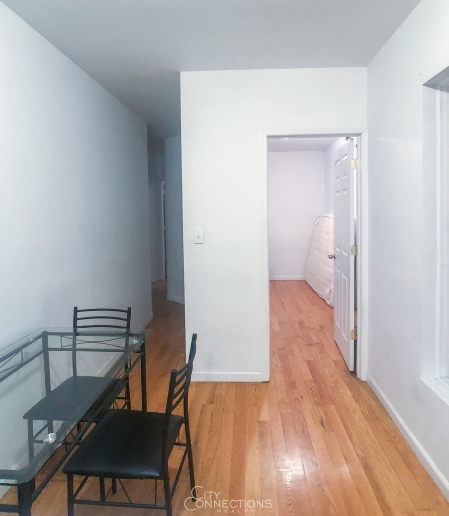 454 W 36th St - Photo 1