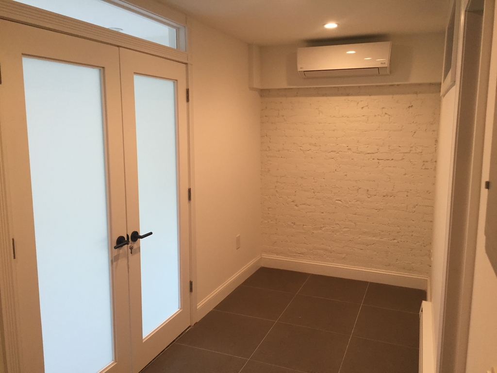 534 East 6th Street - Photo 1