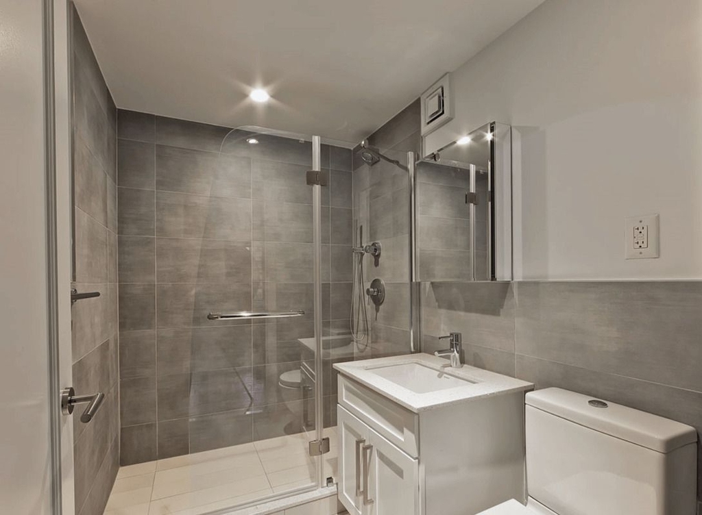 301 East 47th Street - Photo 2