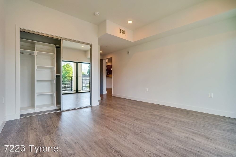 7223 Tyrone Ave. - Photo 5