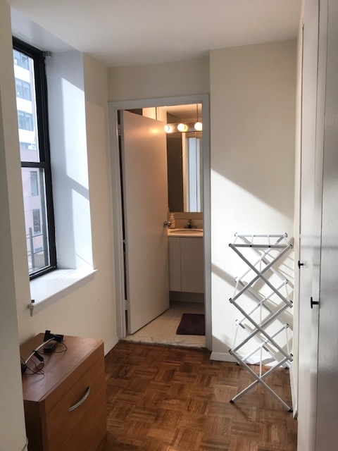 150 West 51st Street - Photo 4