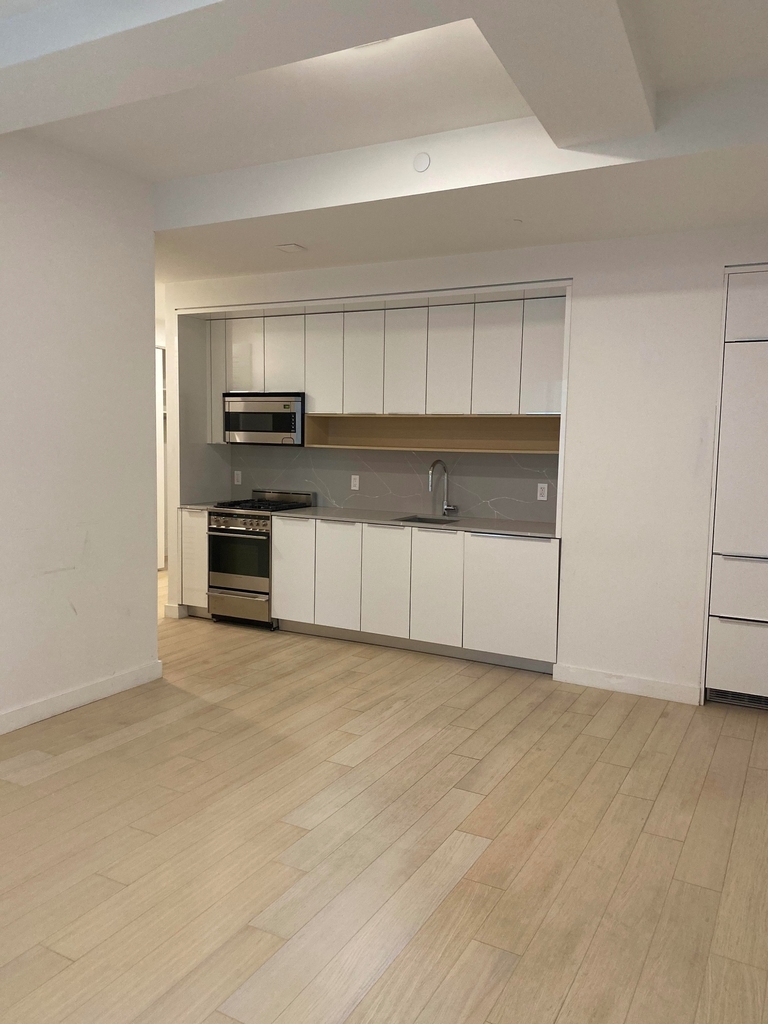 Washer/Dryer/Dishwasher IN UNIT: come see mint condition 1BDR Flex apartment today - Photo 4