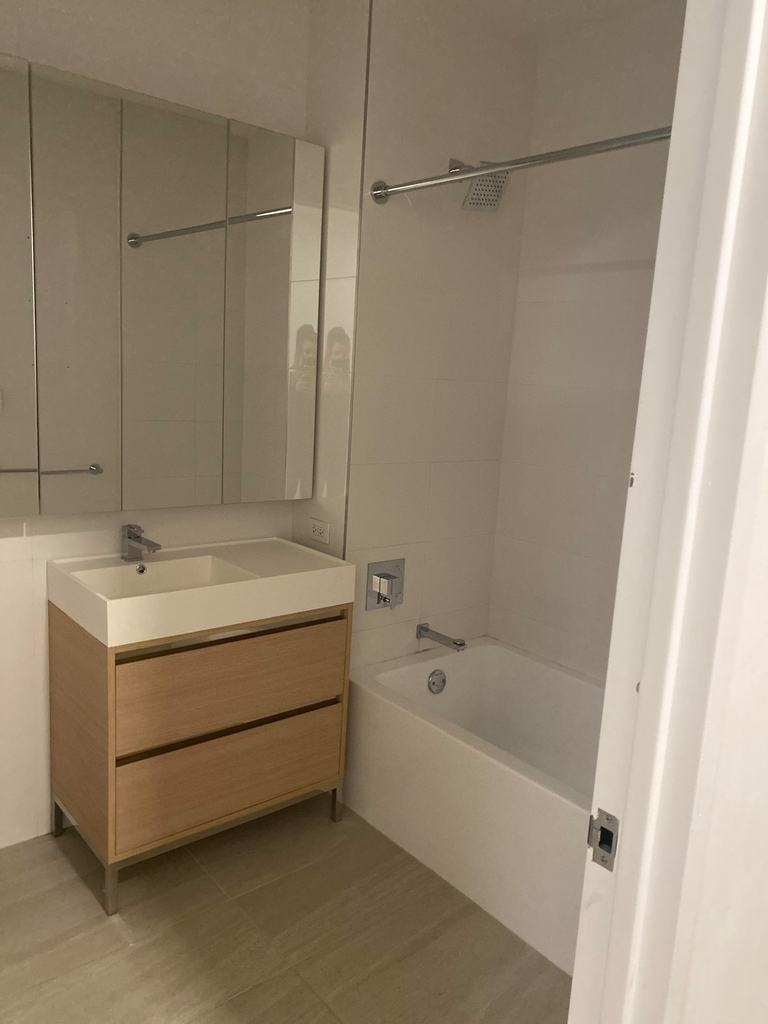 Washer/Dryer/Dishwasher IN UNIT: come see mint condition 1BDR Flex apartment today - Photo 5