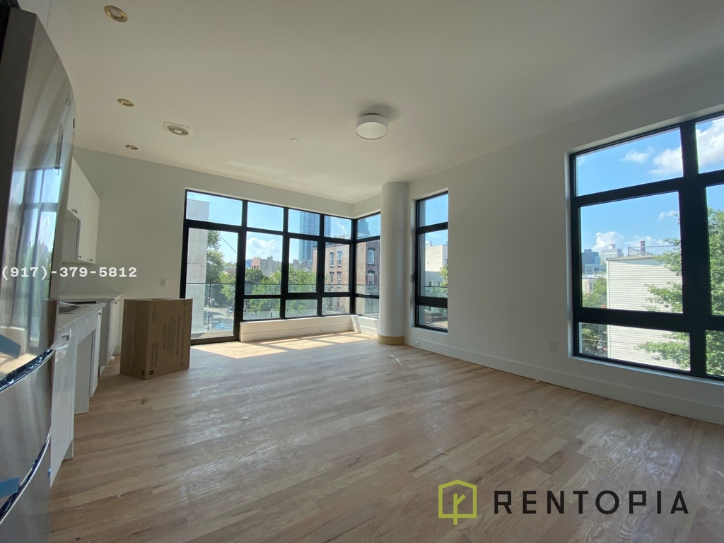 1056 Manhattan Avenue - Photo 4