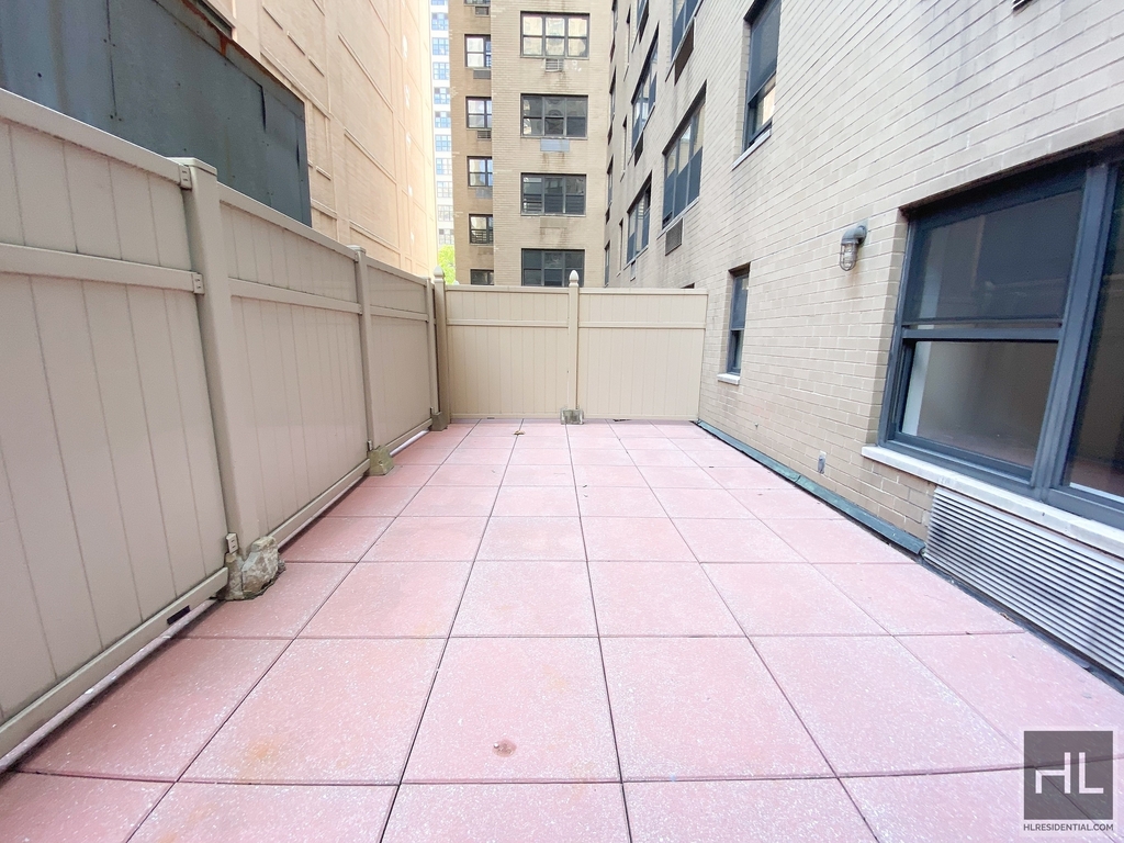 East 47th Street - Photo 2