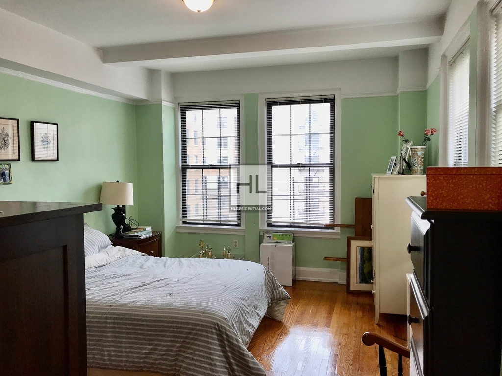 341 Amsterdam Avenue - Photo 8