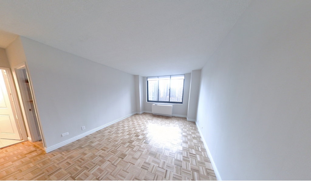 225 East 95th Street - Photo 2