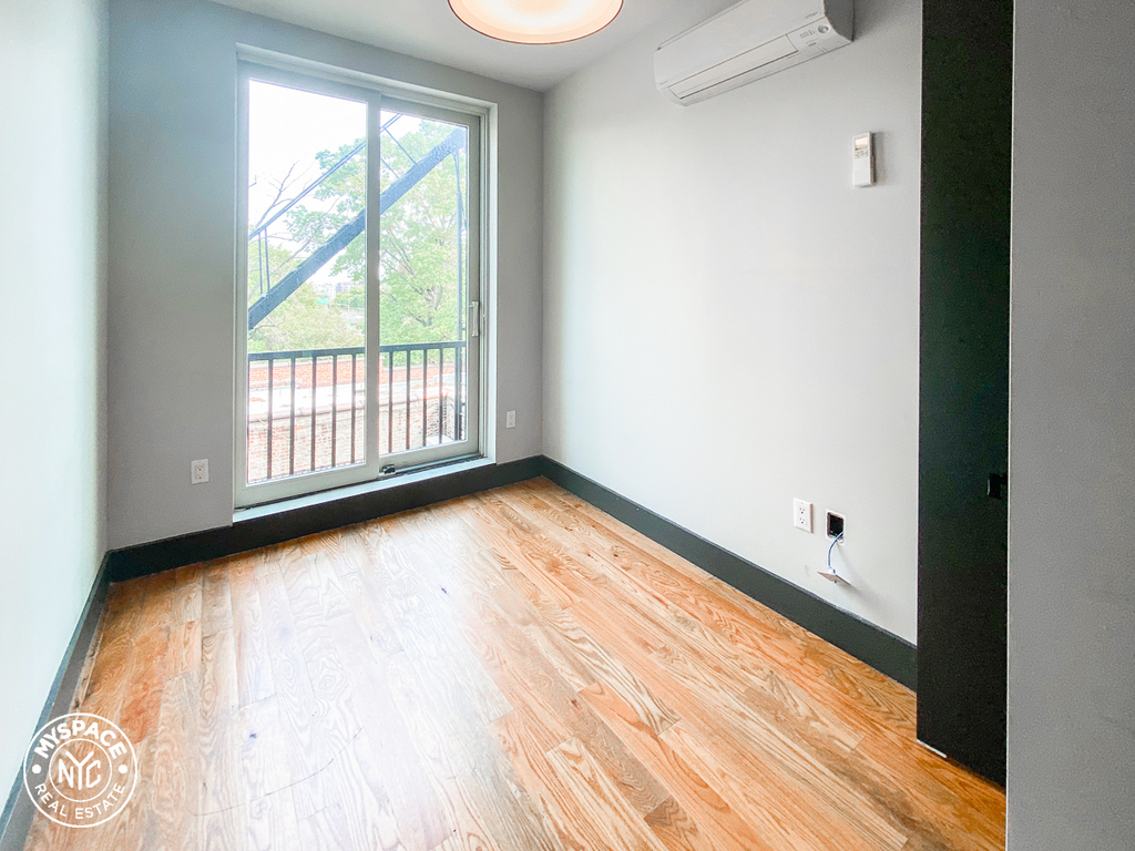 301 Broadway - Photo 4