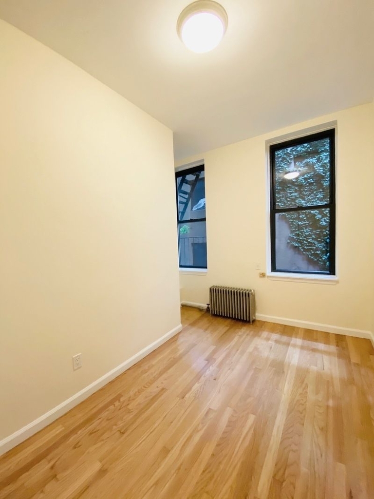 233 West 4th Street - Photo 8