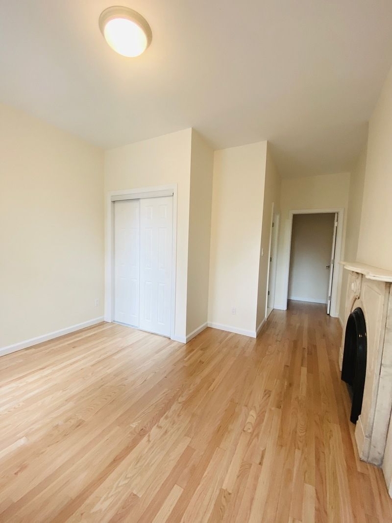 233 West 4th Street - Photo 11