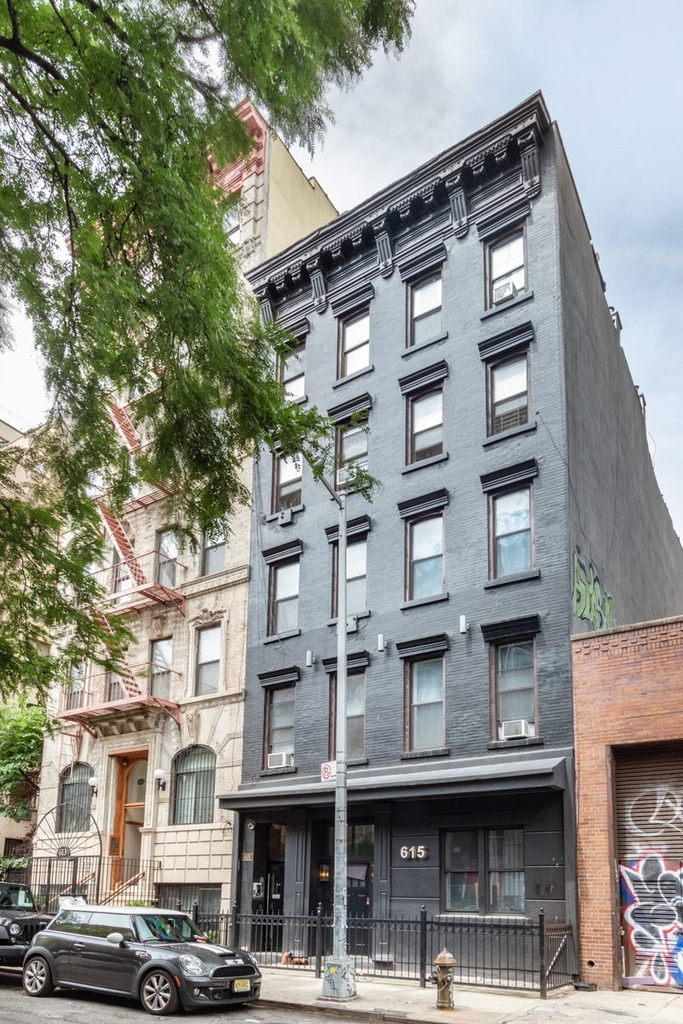 615 East 6th Street - Photo 5