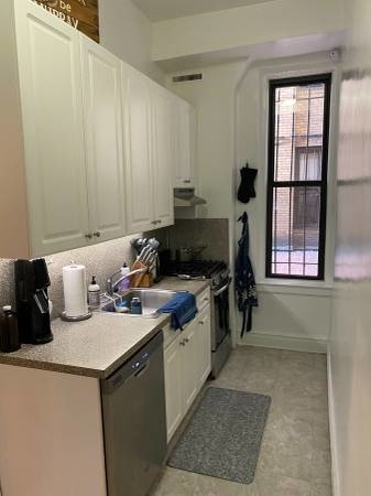 East 86 Street - Photo 3