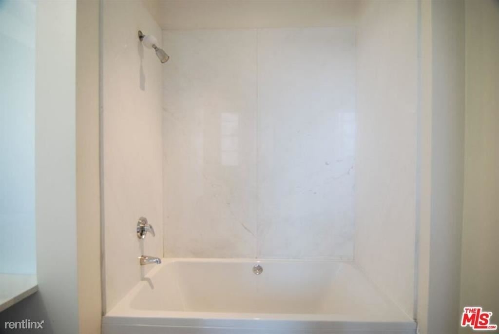 1850 Industrial St Apt 404 - Photo 7