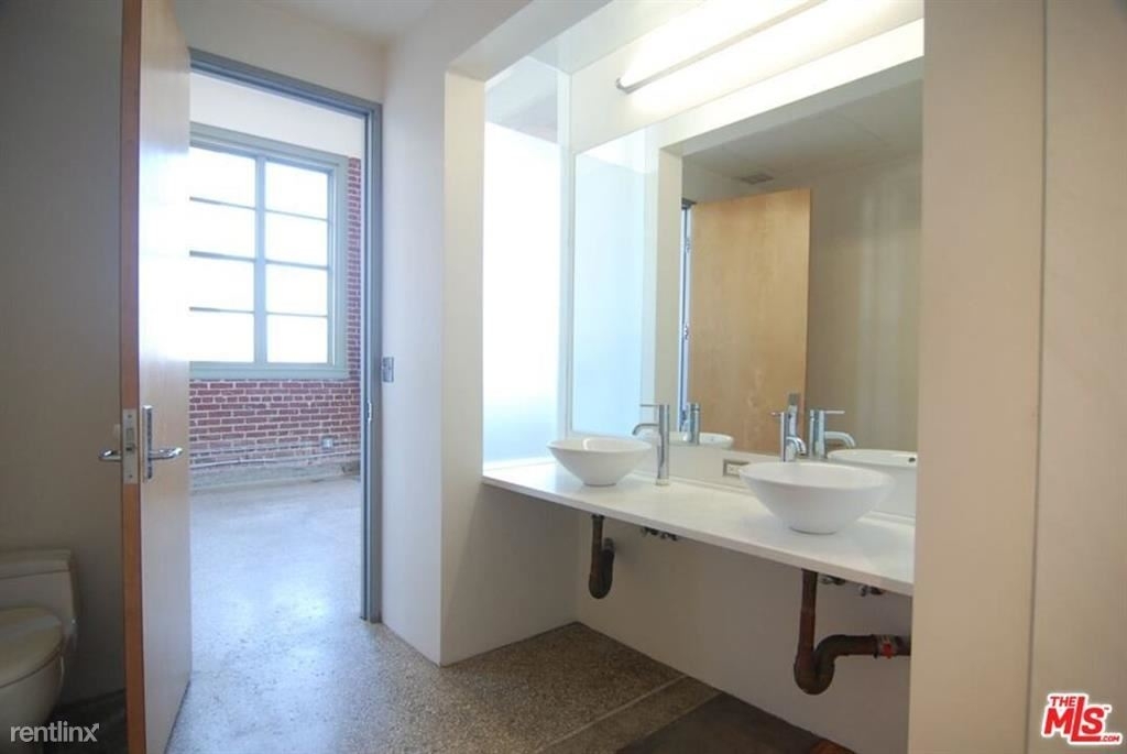 1850 Industrial St Apt 404 - Photo 6