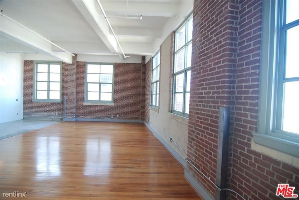 1850 Industrial St Apt 404 - Photo 1