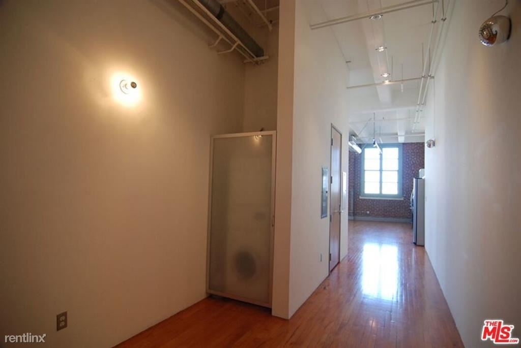 1850 Industrial St Apt 404 - Photo 0