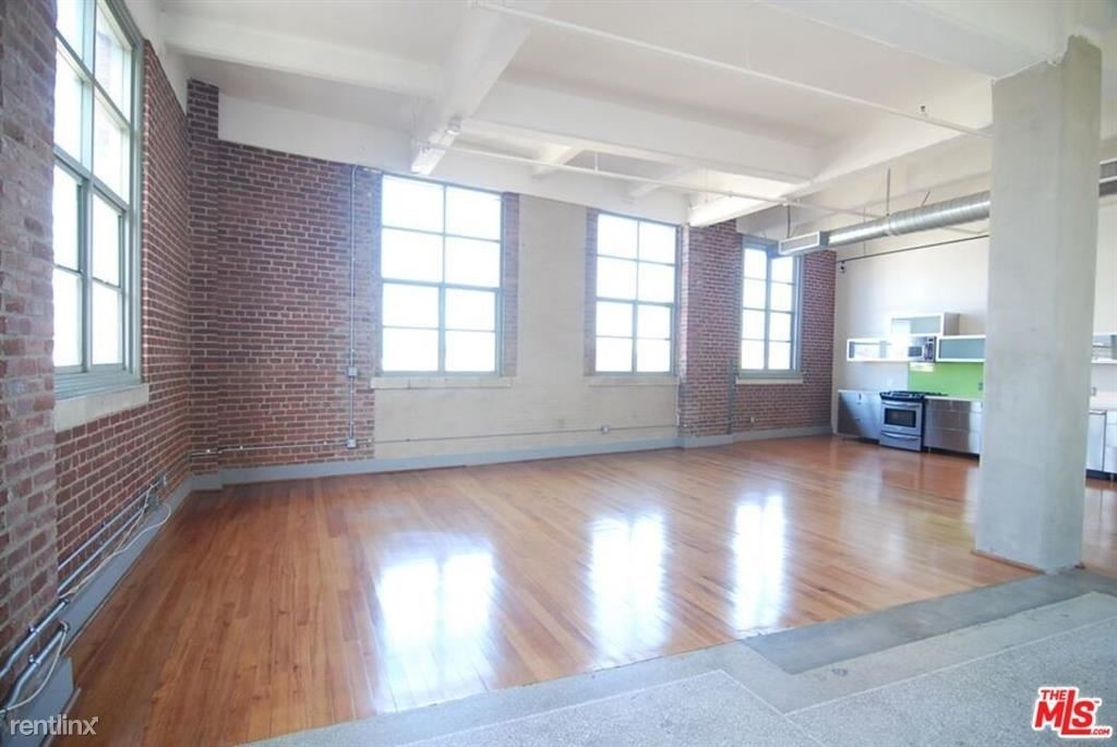 1850 Industrial St Apt 404 - Photo 2