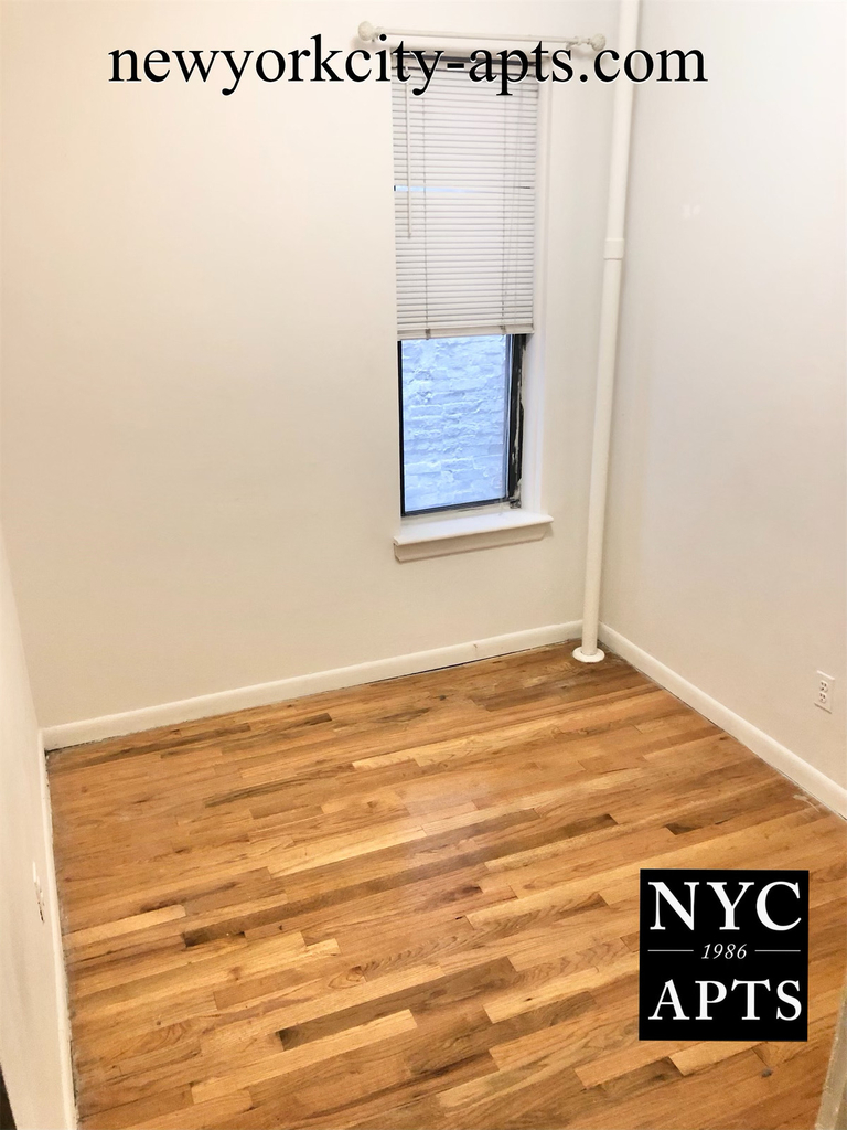 328 East 55th Street - Photo 3